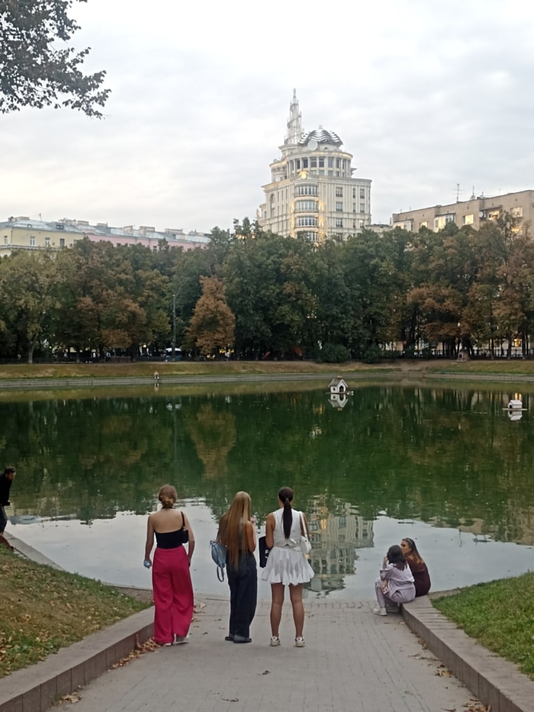 Patriarch's Pond in Moscow. Excursion for a company with a personal guide. Custom route development