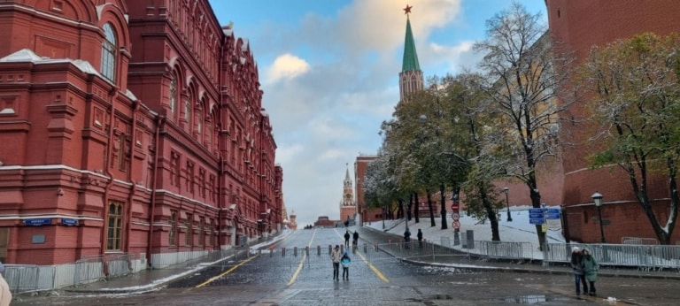 Кремлёвский проезд. Фото гостей из Таиланда