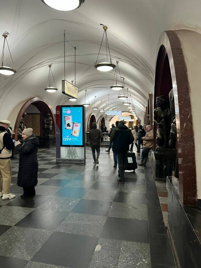 Индивидуальная экскурсия по метро Москвы с англоговорящим гидом для иностранца