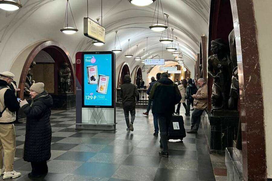 Индивидуальная экскурсия по метро Москвы с англоговорящим гидом для иностранца