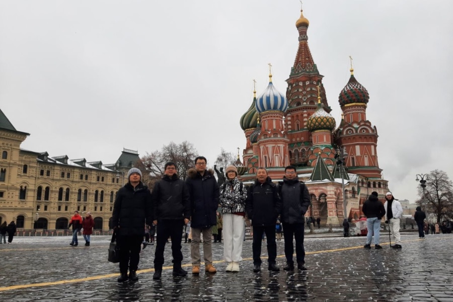 Comrades from China in front of St. Basil's Cathedral
