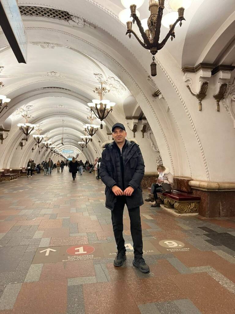 Arbatskaya metro station. Individual walking tour of the metro and Moscow