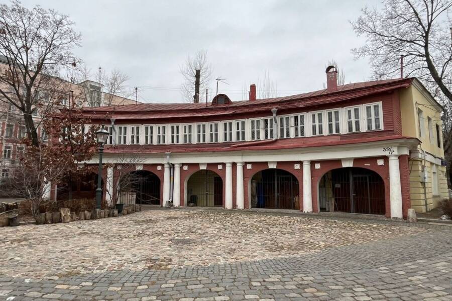 Дворик на Пречистенке. Индивидуальная экскурсия по Москве о модерне