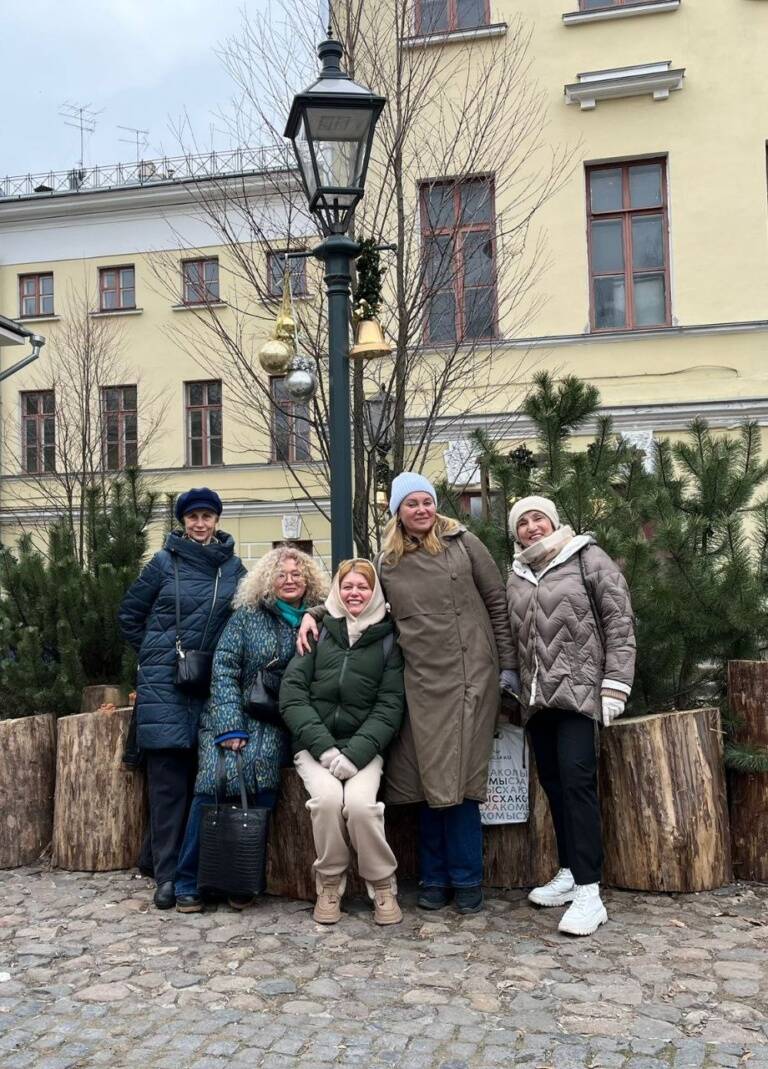 Позади усадьба Охотниковых, Поливановская гимназия. Персональная прогулка с гидом по Москве.