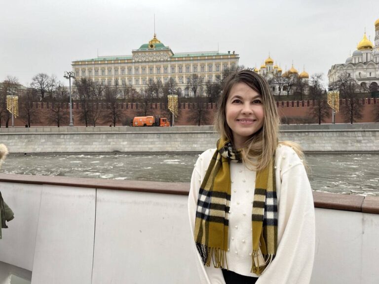 Guided walk along the Moscow River on the Radisson motor ship