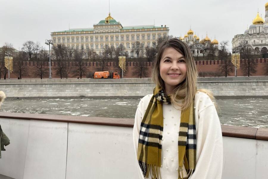 Экскурсия с гидом на теплоходе "Рэдиссон" по Москва-реке Прогулка с гидом по Москва-реке на теплоходе "Рэдиссон"