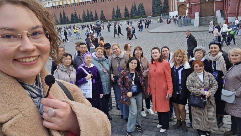 Guided walk along the Kremlin walls for teachers Excursion for teachers near the Kremlin
