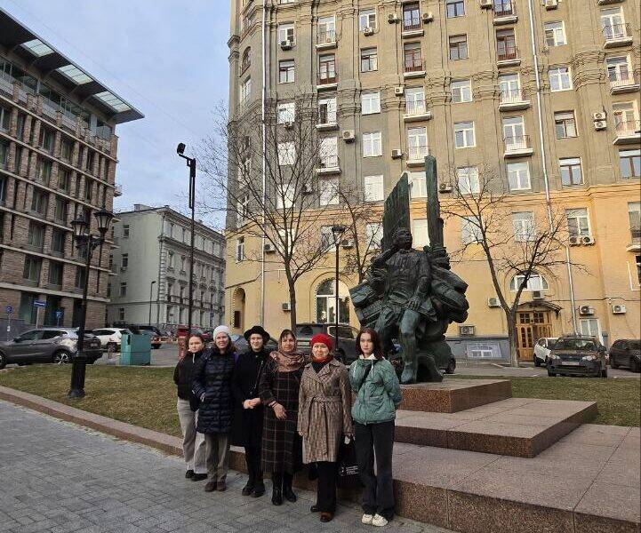 Памятник Араму Хачатуряну в Брюсовом переулке. Экскурсия для музыкантов