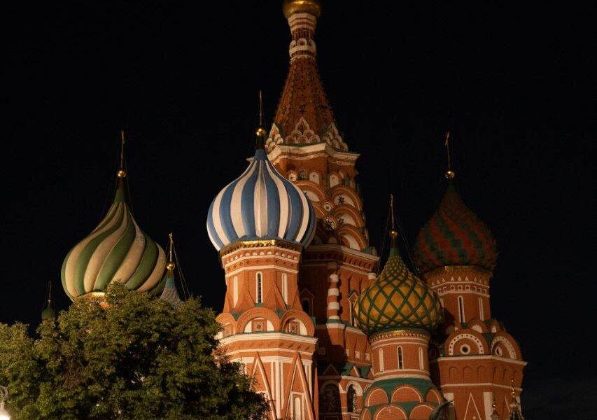 Покровский собор (Храм Василия Блаженного). Ночной вид. Прогулка с гидом по Москве Храм Василия Блаженного (Покровский собор). Вид ночью. Экскурсия по Москве