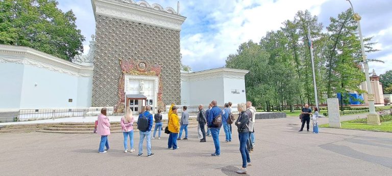 Павильон на ВДНХ. Экскурсия для группы
