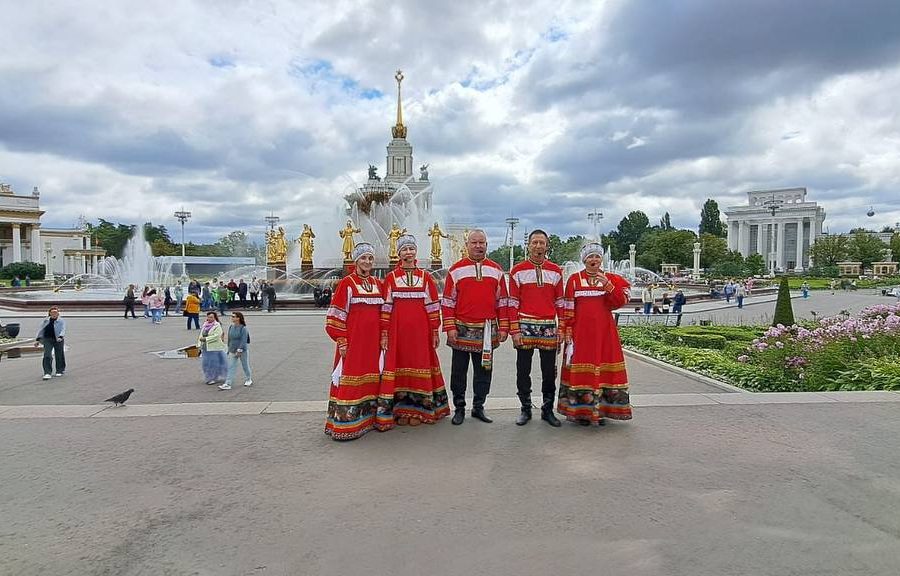 На ВДНХ во время нашего тура проходил фестиваль кухонь народов России Фестиваль национальных кухонь России на ВДНХ проходил во время нашей экскурсии