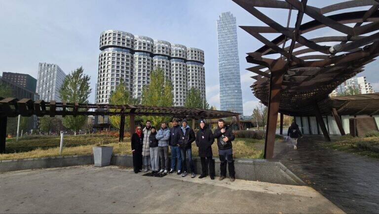 Сотрудники ГК "Самолёт" на экскурсии по кварталам ЗилАрт