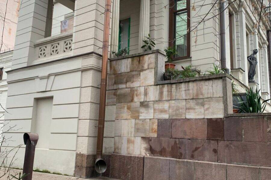 Восточная сторона особняка Стахеева. Экскурсия по городу Восточная часть особняка Стахеева. Прогулка по городу с гидом