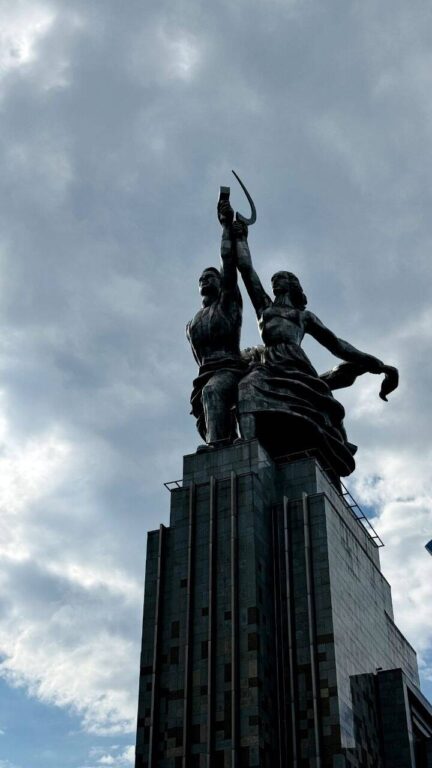 Легендарный монумент "Рабочий и Колхозница". Экскурсия по Москве