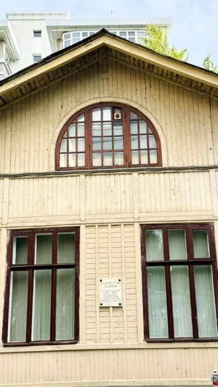 Дача банкира Адольфа Юнкера. Корпоративная прогулка с гидом по району станции Давыдково (БКЛ). Дача банкира Адольфа Юнкера. Корпоративная экскурсия по району станции Давыдково (БКЛ).