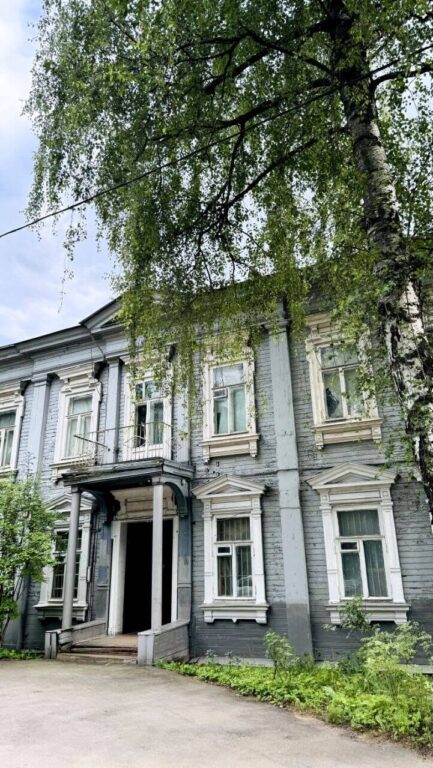Деревянная дача булочника Дмитрия Филиппова. Экскурсия в районе метро Славянский бульвар рядом с Кутузовским проспектом. Деревянная дача булочника Дмитрия Филиппова. Экскурсия в районе метро Славянский бульвар не далеко от Кутузовского проспекта.
