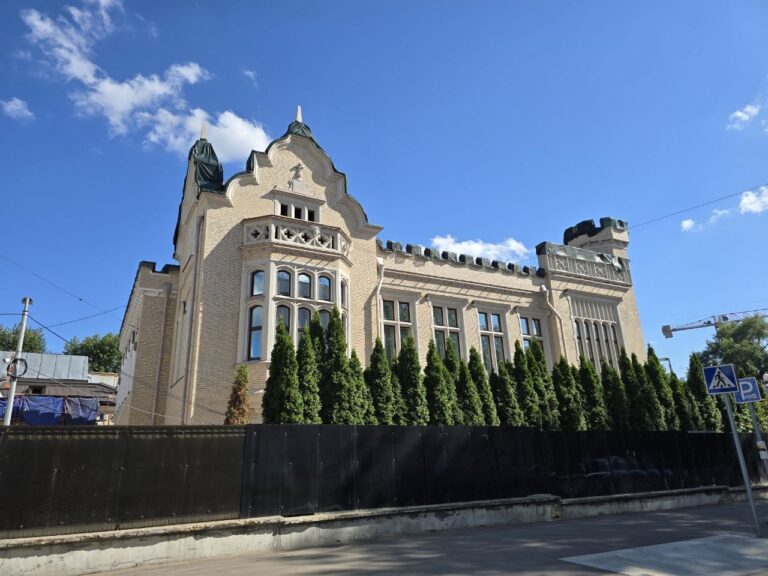 In Moscow: the main house of Andrei Lvovich Knop’s city estate, also known as Baron Knop’s Mansion. The main house of Andrei Lvovich Knop’s city estate, also known as Baron Knop’s Mansion, in Moscow.