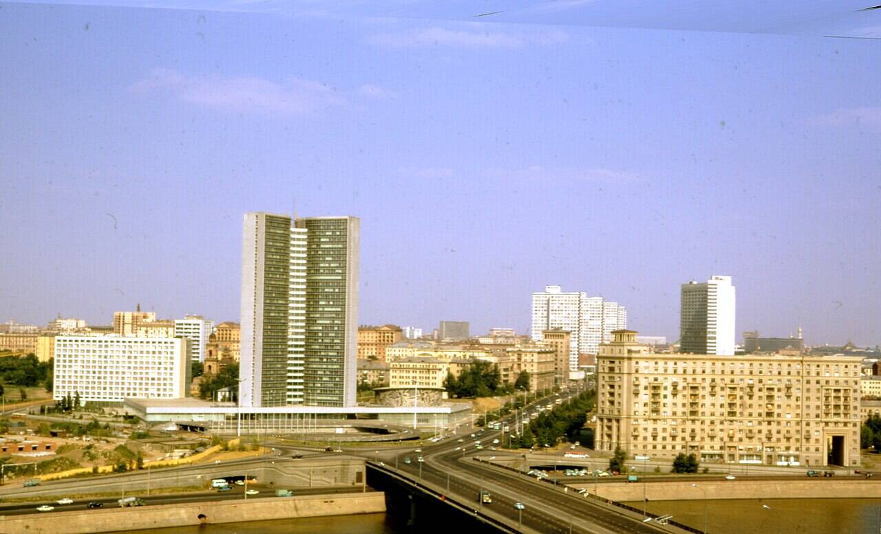 The Comecon building and Kalinin Prospekt stretching into the distance through Moscow's neighbourhoods