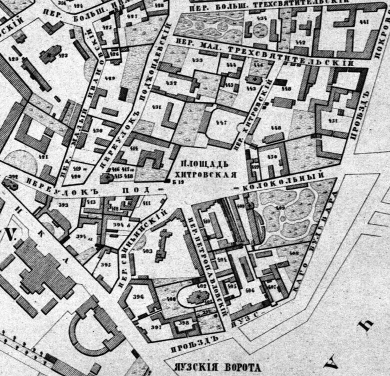 A detail of a map of Moscow showing the label ‘KHITROVSKAYA SQUARE’ and the adjoining blocks.