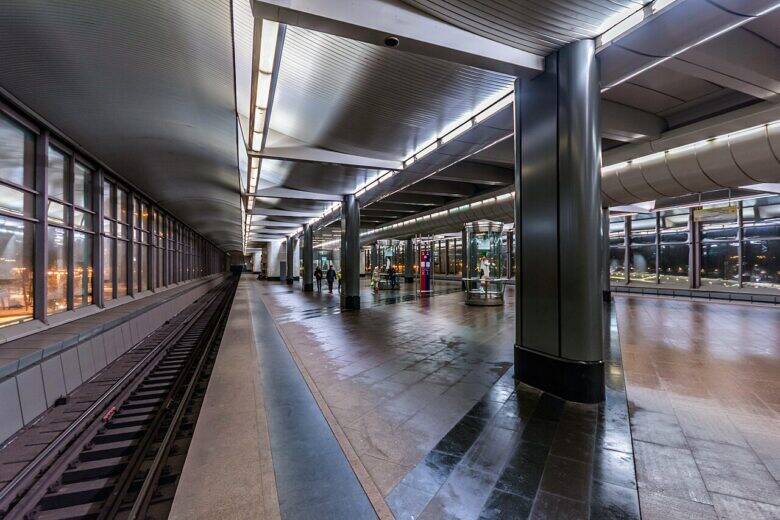 The track, platform and panoramic windows of Vorobyovy Gory metro station