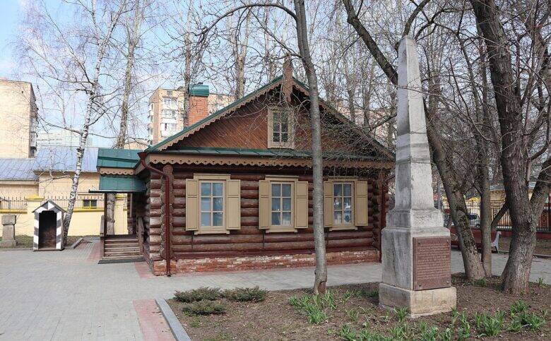 Кутузовская изба в Филях: почему мемориал воссоздали в 1887 году